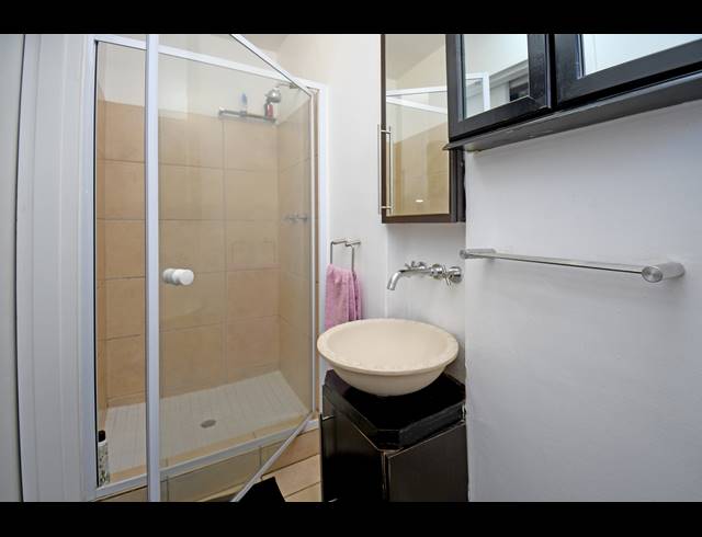 2 BEDROOM APARTMENT FOR SALE IN HOUGHTON ESTATE
